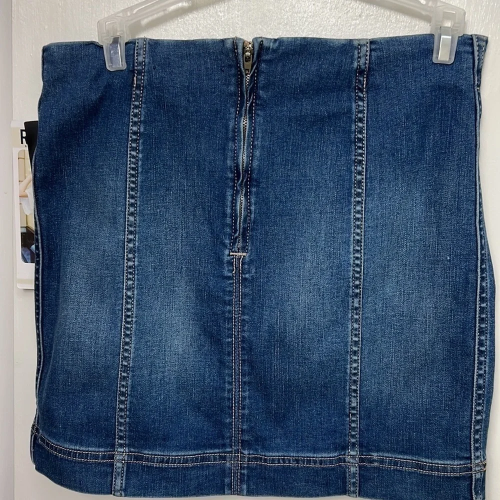 REWASH ultra stretch denim A-Line skirt there is a back zipper, size 9